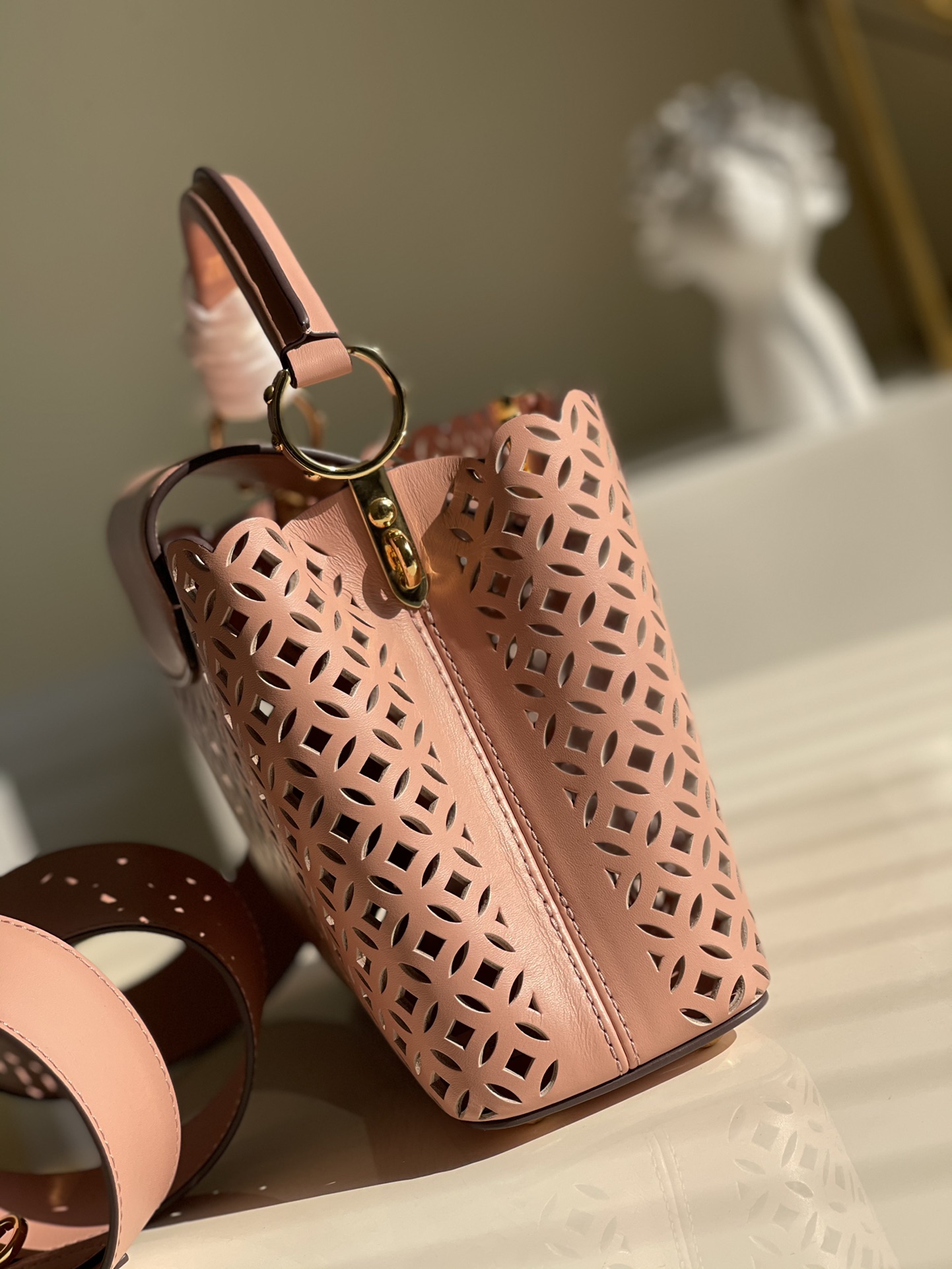 l**is V*t*n capucines handlebag-21* 14* 8&27*21*10cm