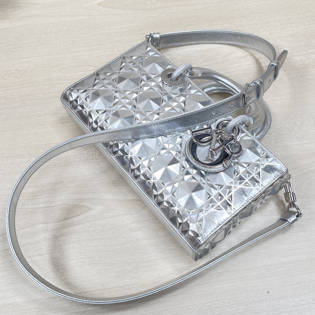 D*or lady bag-26 x 13.5 x 5 cm