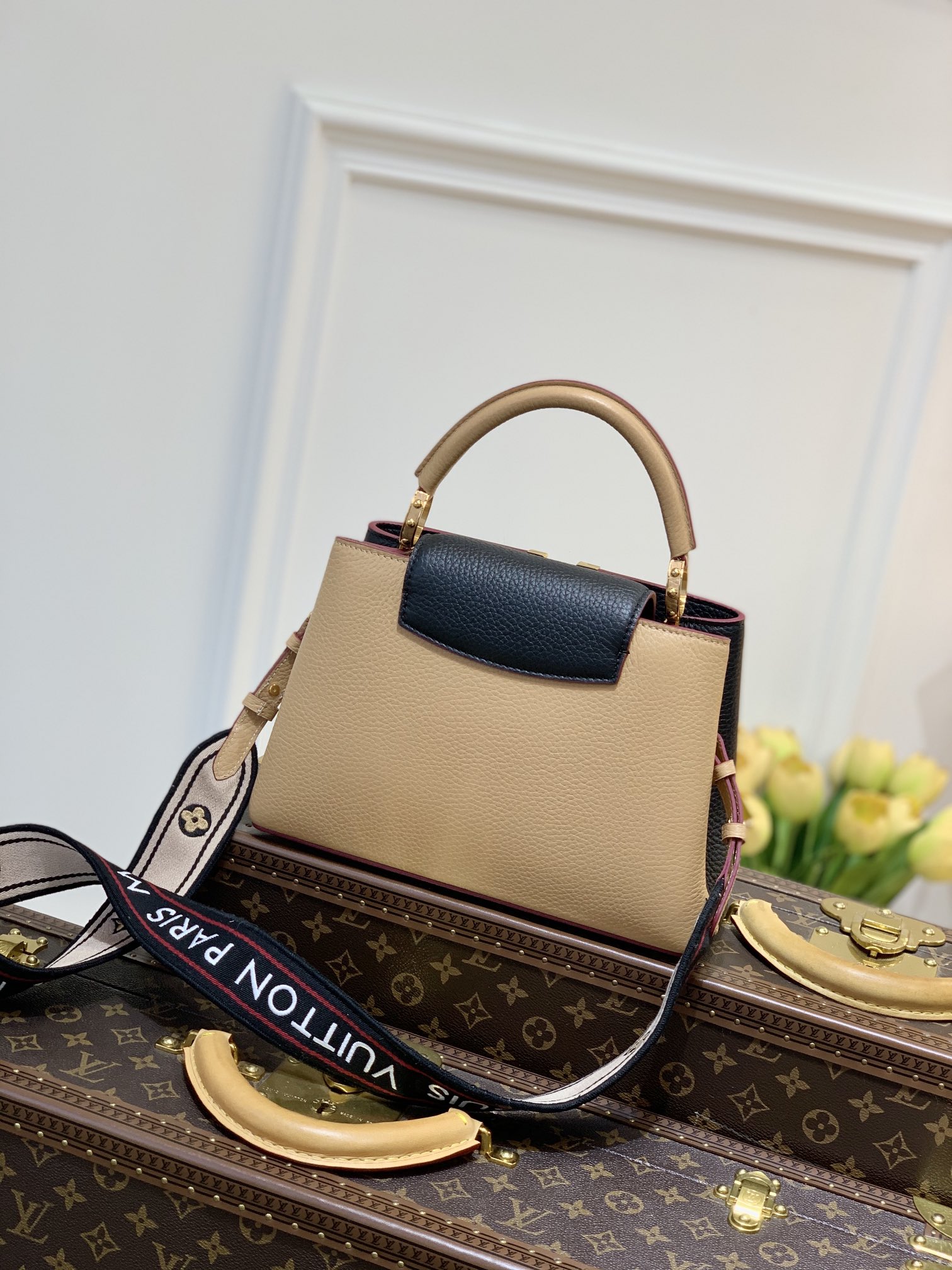 l**is V*t*n capucines bb-27*18*9cm