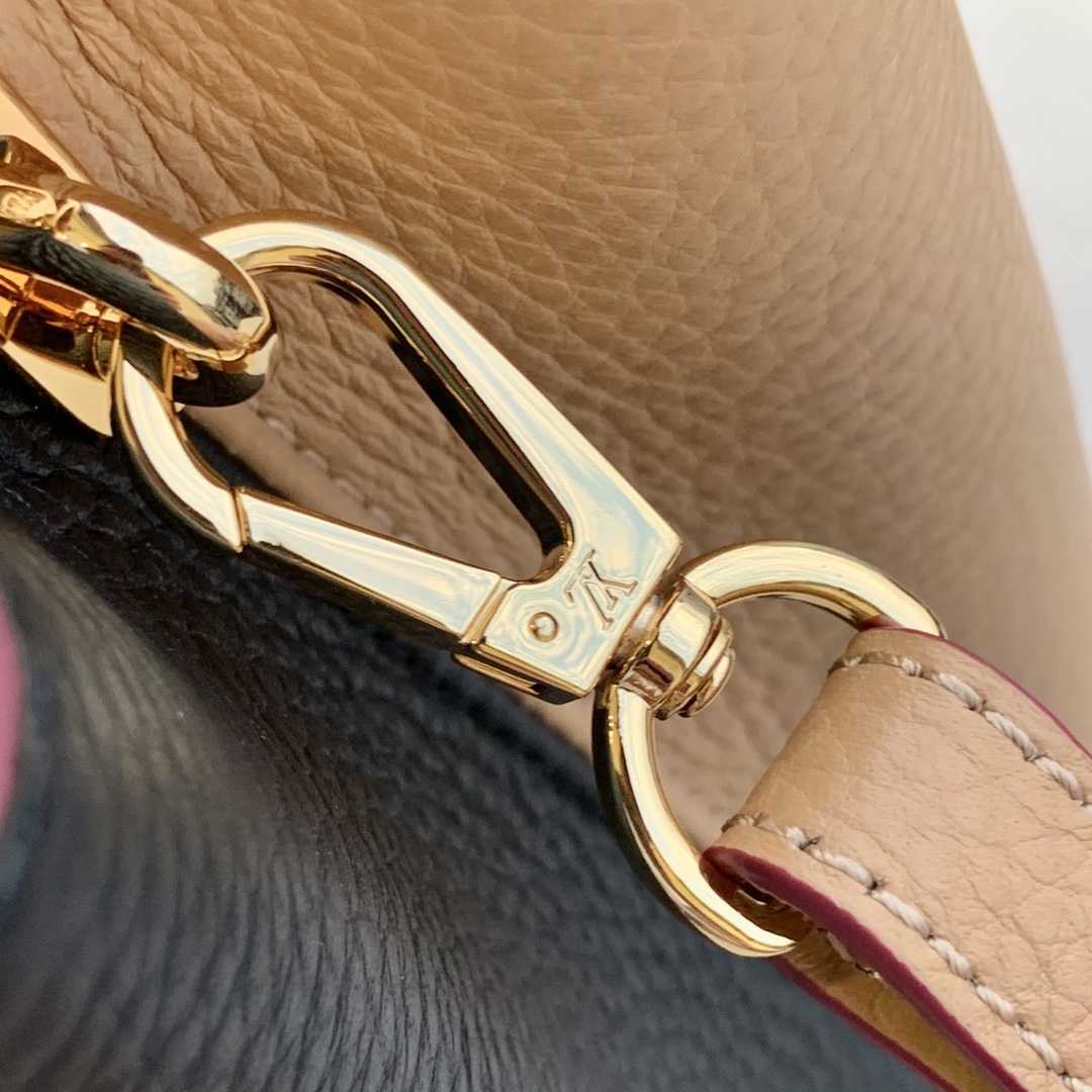 l**is V*t*n capucines bb-27*18*9cm