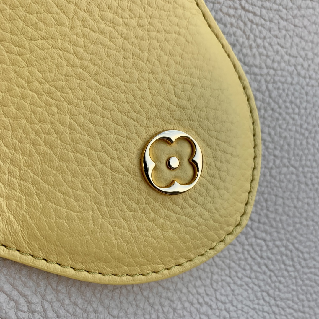 l**is V*t*n capucines bb-27*18*9cm