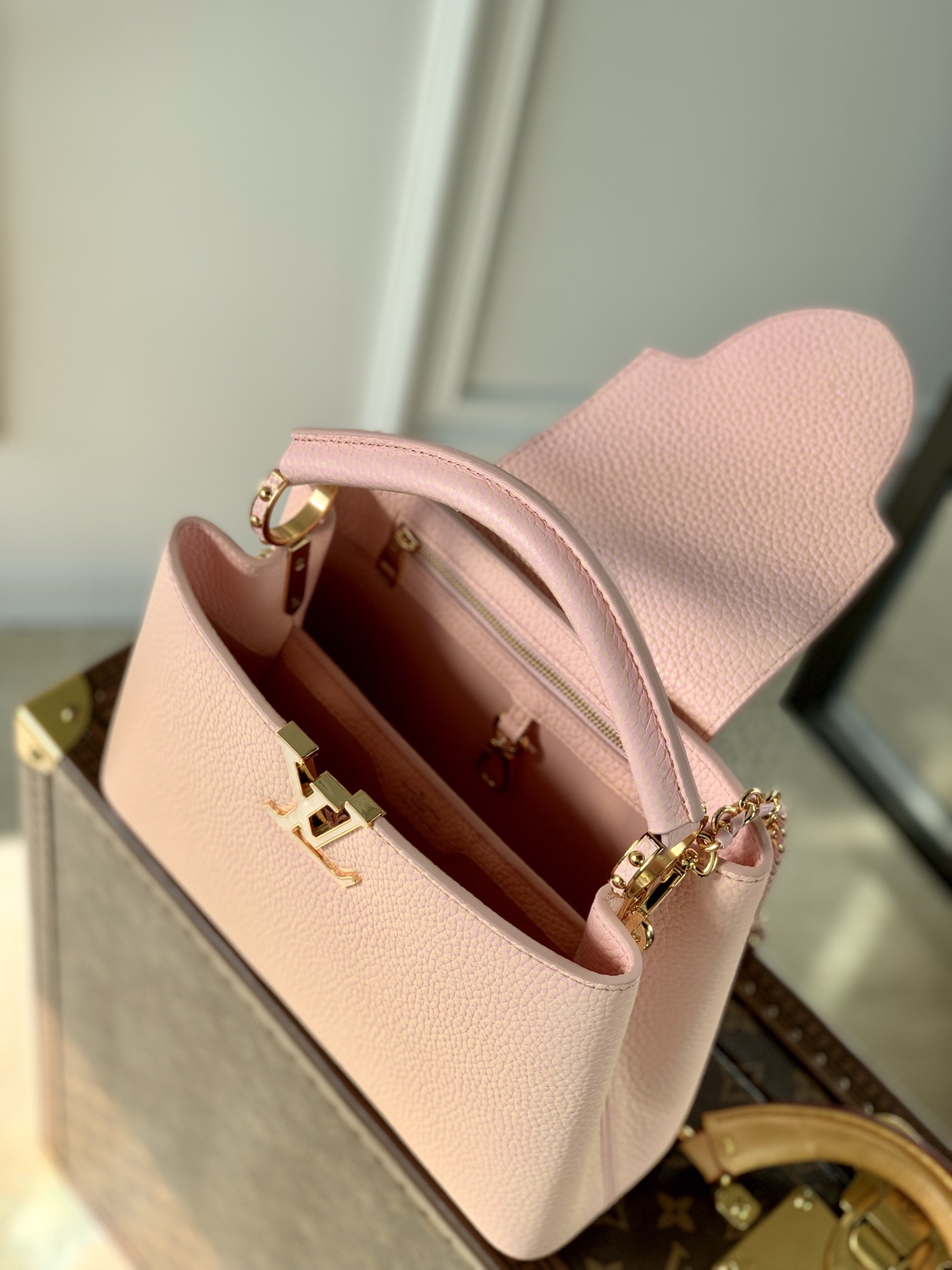 l**is V*t*n capucines bb-27*18*9cm