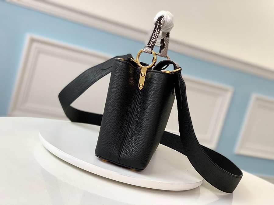 l**is V*t*n capucines bb-27*18*9cm