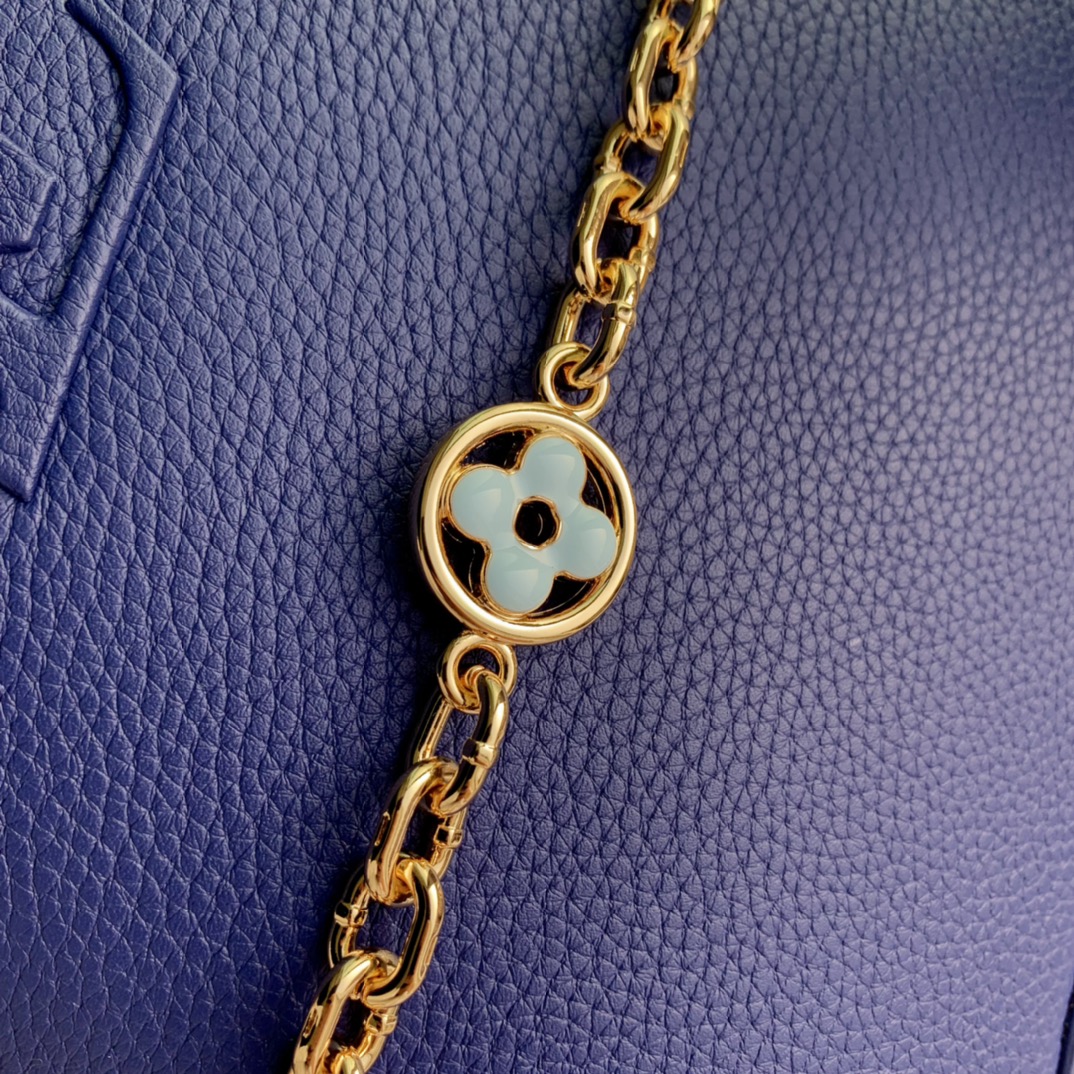 l**is V*t*n capucines bb-27*18*9cm