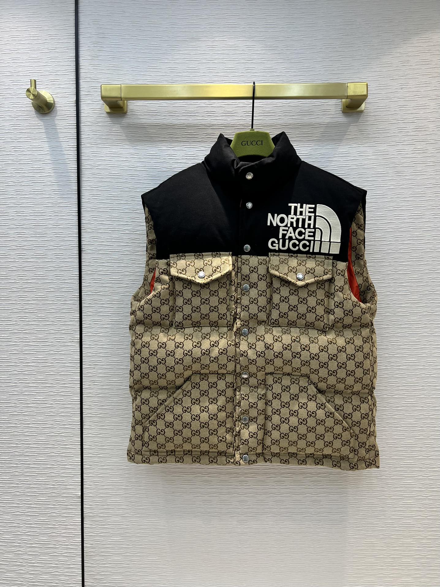 g*u*i& the n0*h F**e vest