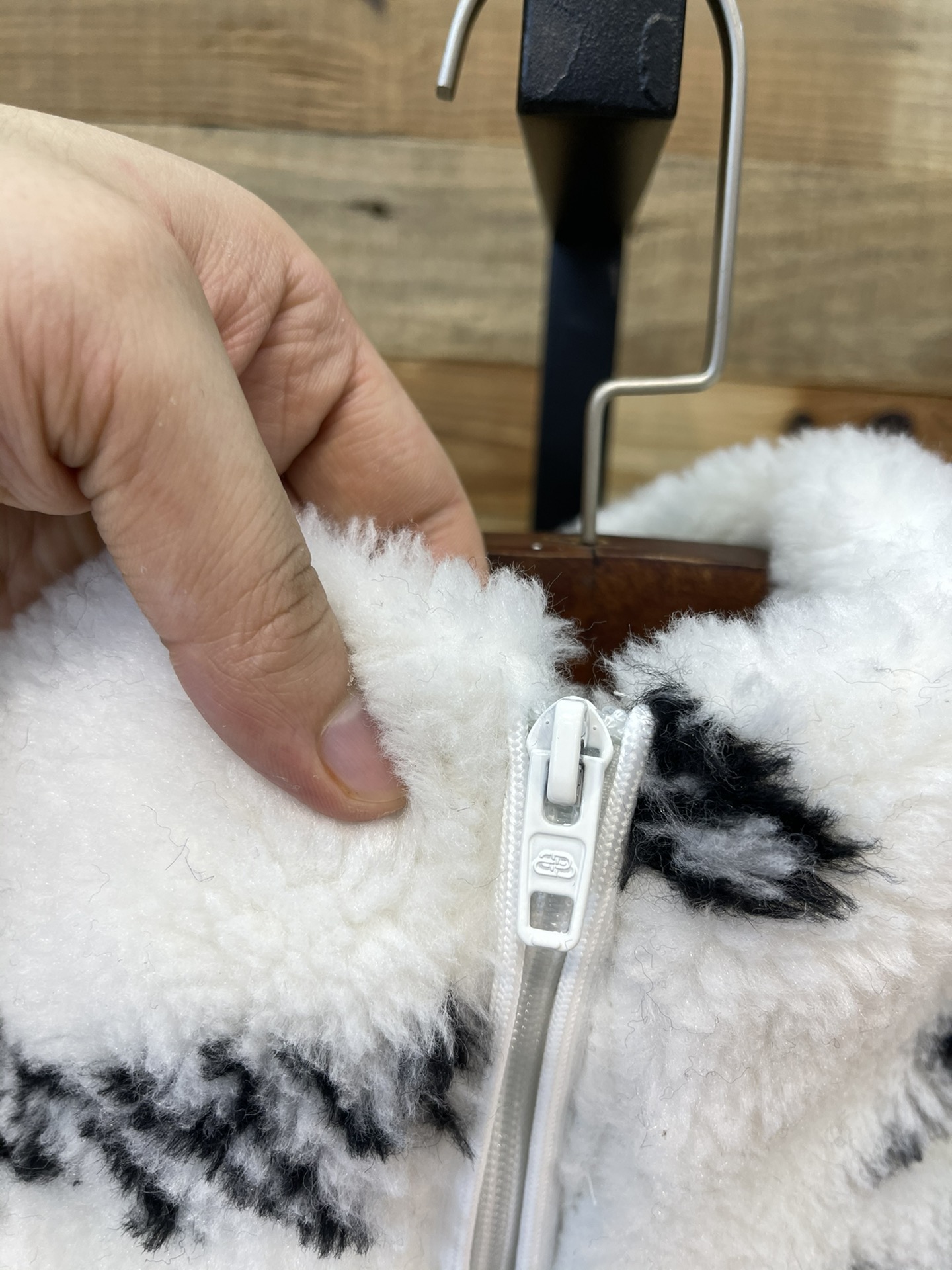 Ba*len*cia*ga fleece