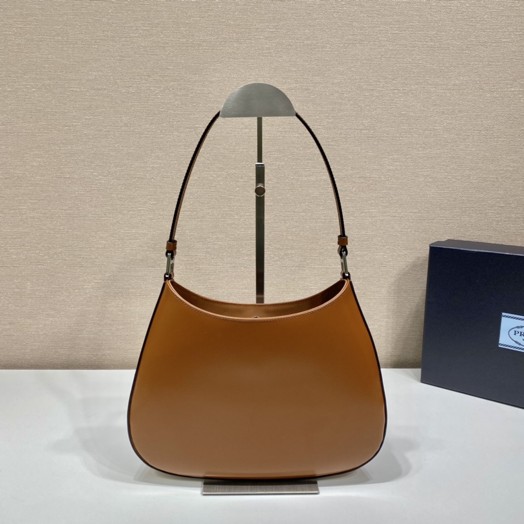 Pra*a cleo handbags-patent leather-26.5*15*4cm