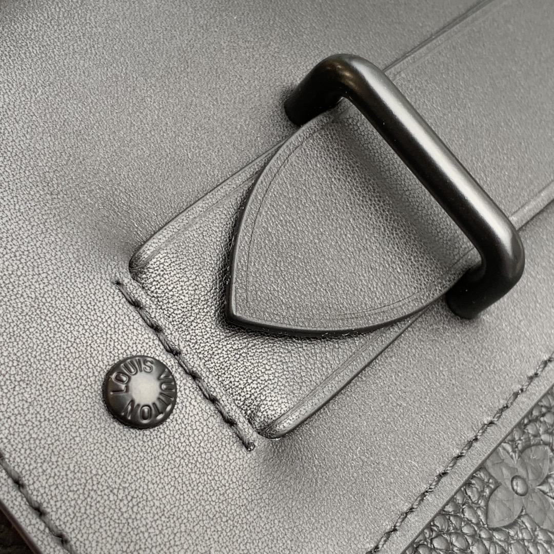 l**is V*t*n pochette steamer -m80107-32 x 22 x 4cm