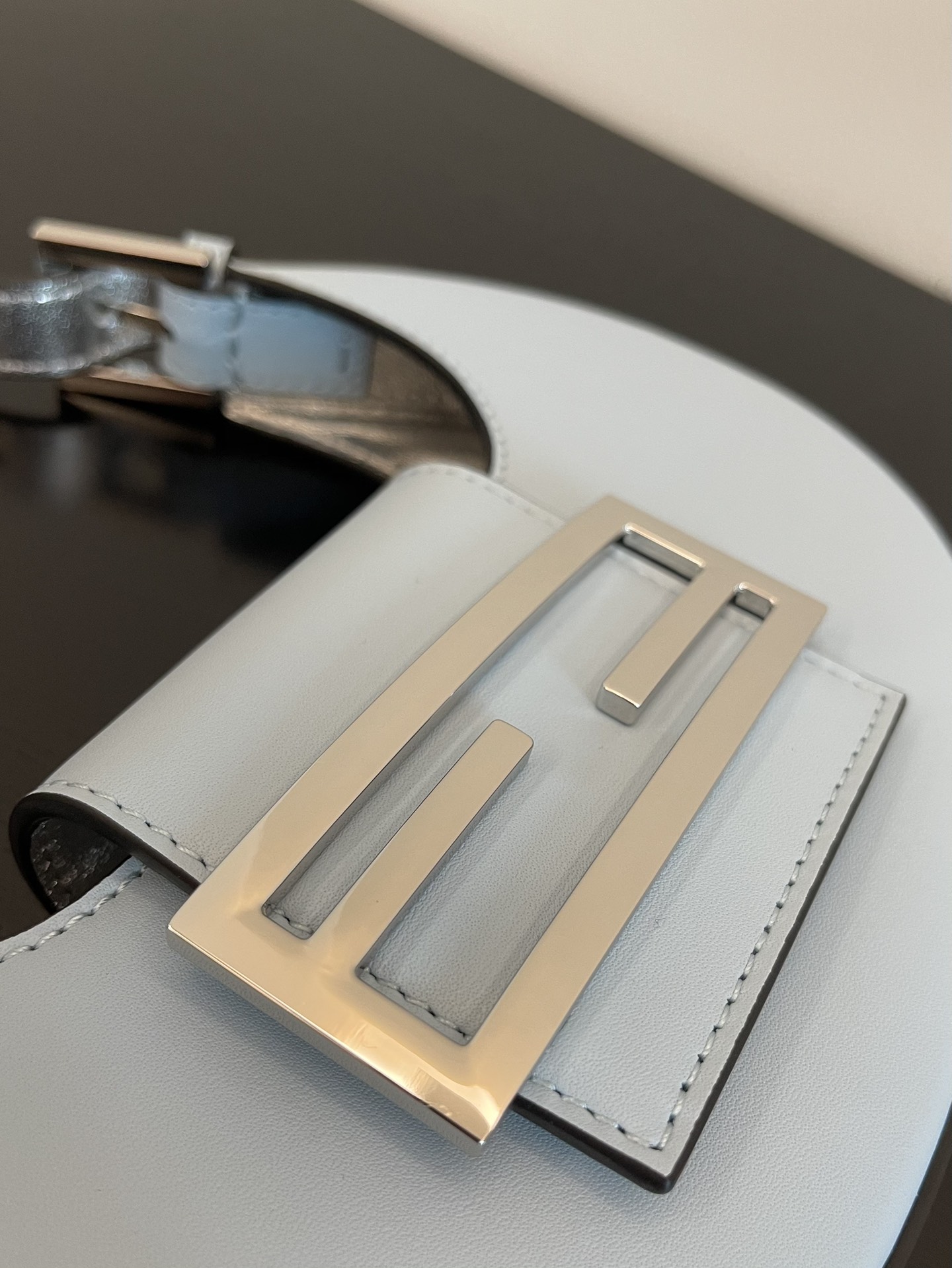 F**di cookie-22x4.5x17.5cm