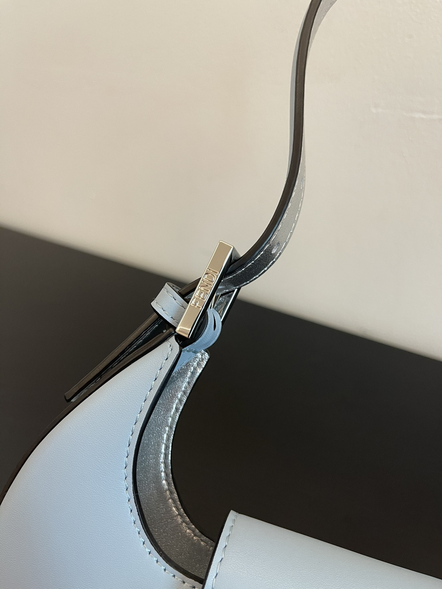 F**di cookie-22x4.5x17.5cm