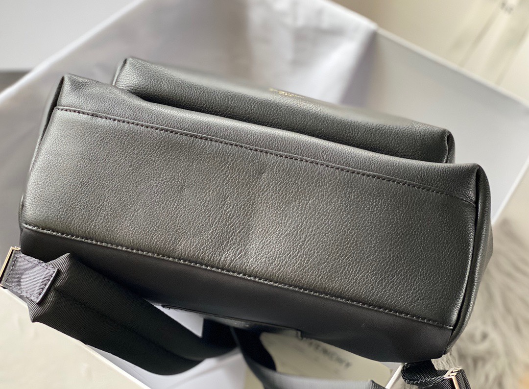 Givenchy Backpack-28x40x15CM