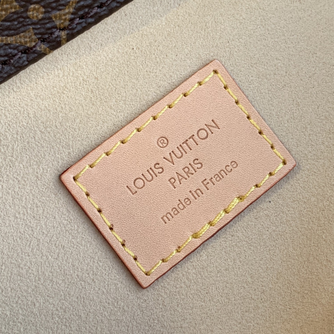 l**is V*t*n artsy bag-41*18*30.5cm