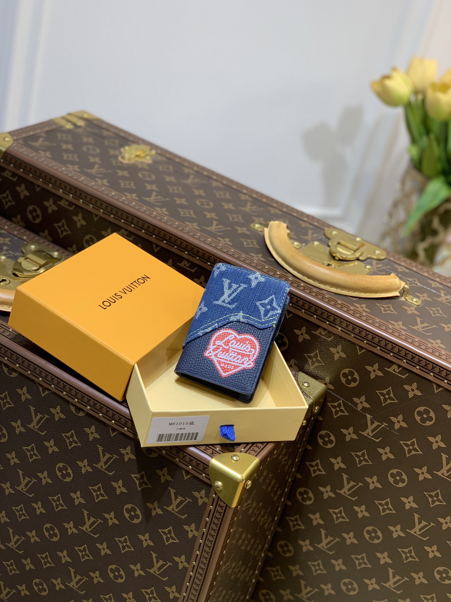 l**is V*t*n wallet-11*8.5*2cm