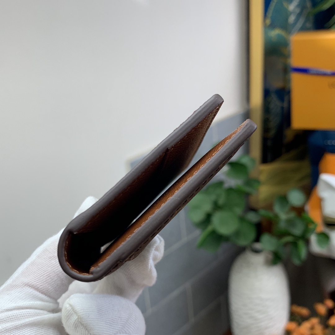 l**is V*t*n wallet-m60502-8x11cm