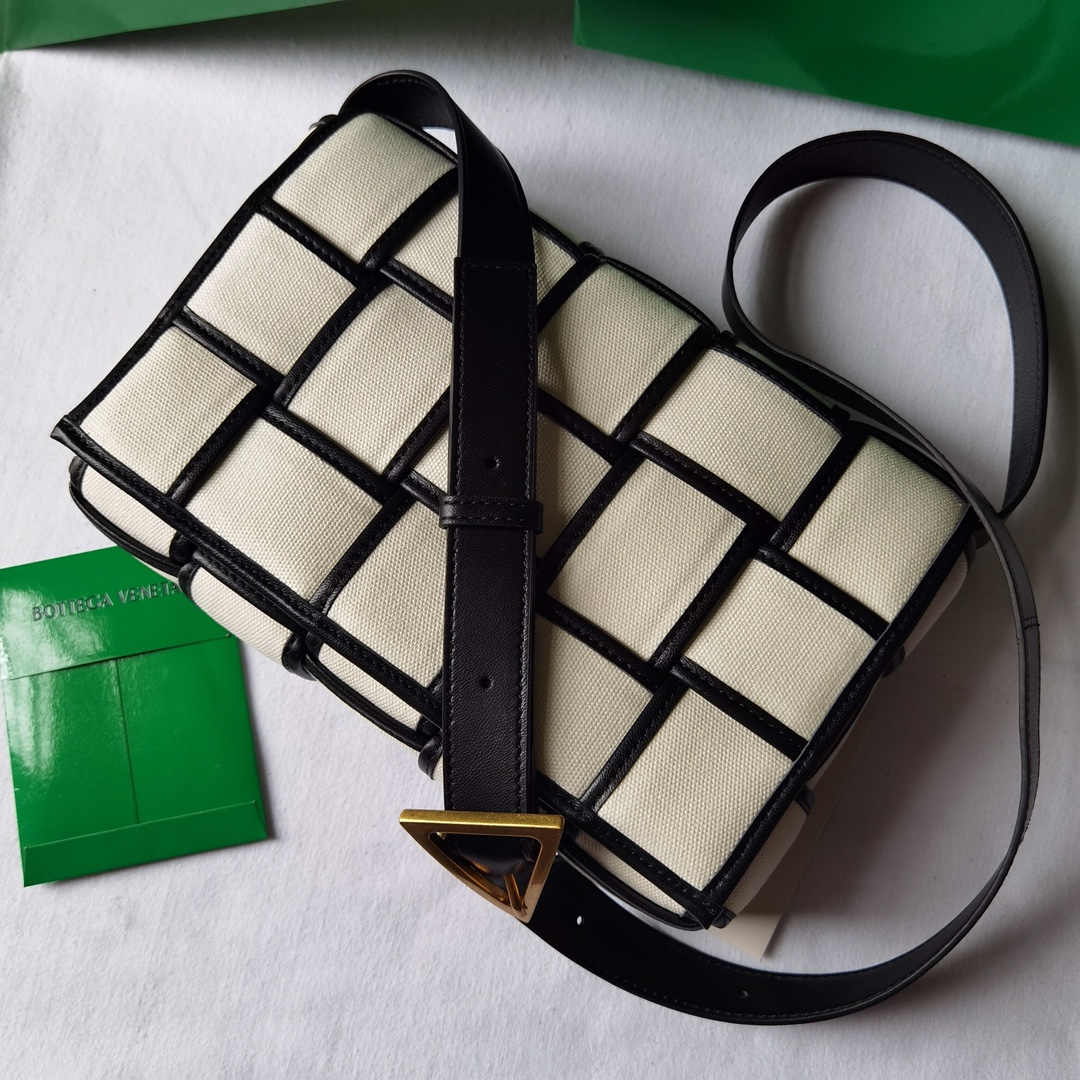 Bo*te*ga ve*ne*ta webbing crossbody bag-26x18x8cm