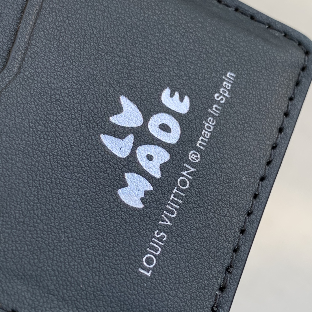 l**is V*t*n wallet-11*8.5*2cm