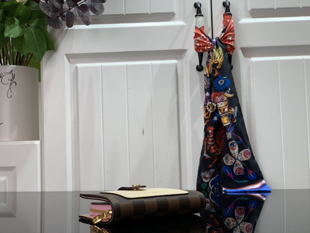 l**is V*t*n juliette wallet-14*11*3cm