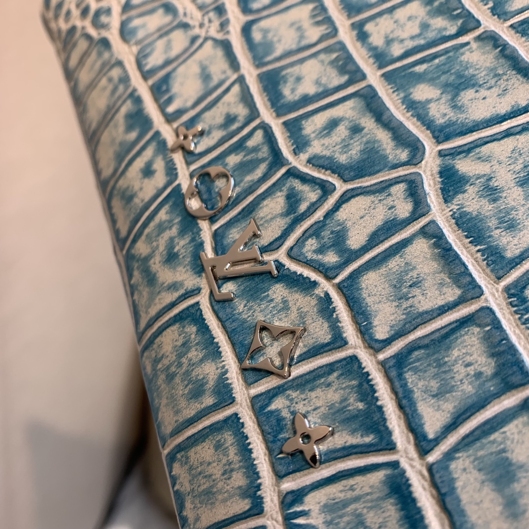 l**is V*t*n coussin handbags-26*20*12cm