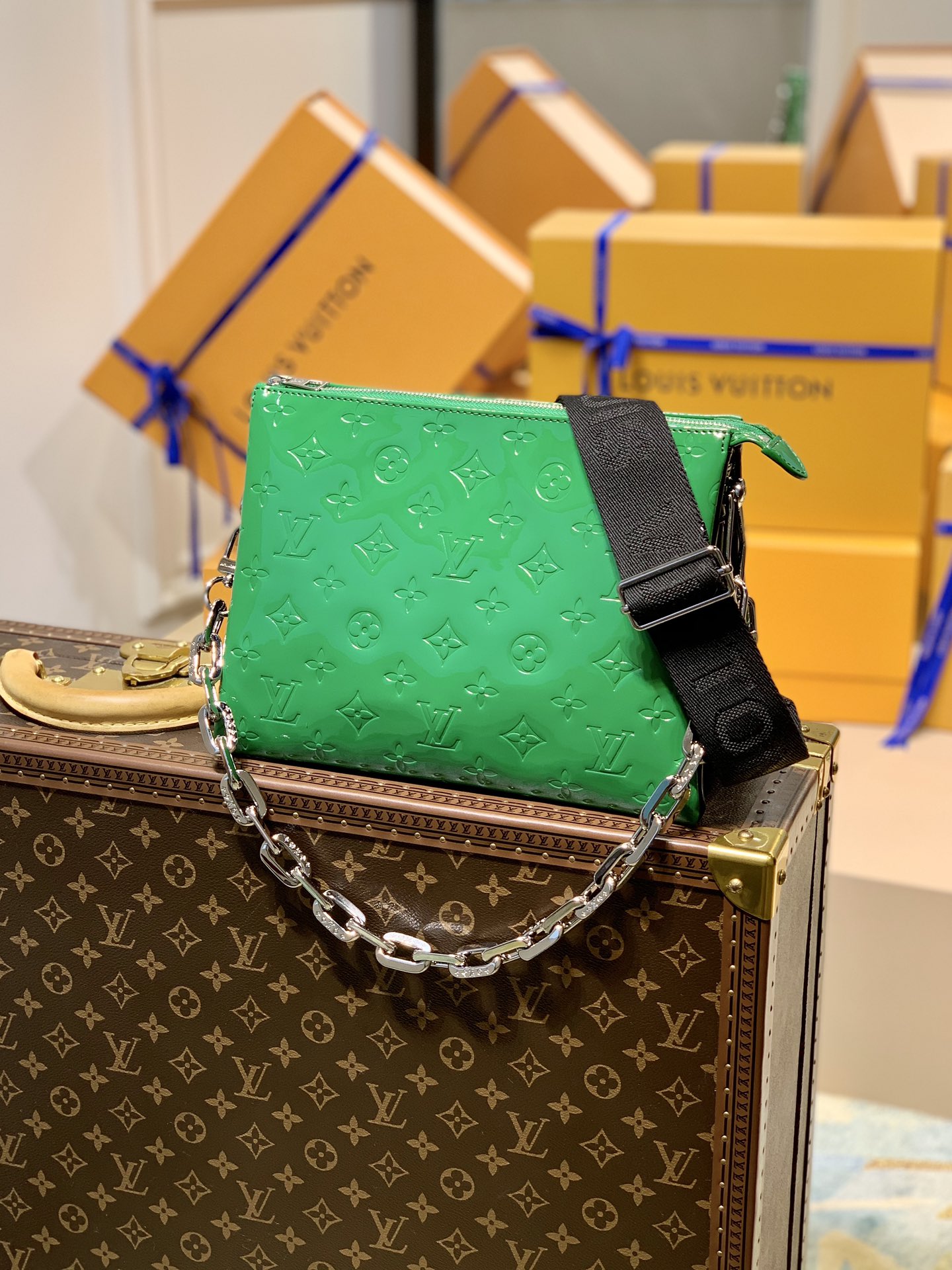 l**is V*t*n coussin handbags-26*20*12cm