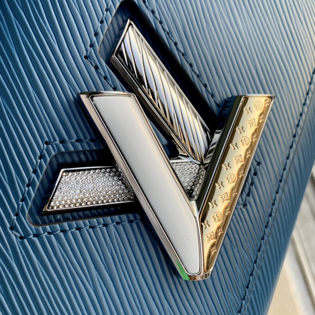 l**is V*t*n twist -19x 15x 9cm