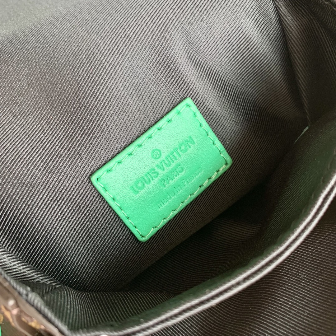 l**is V*t*n s-lock vertical wearable handbag-12*19*7cm