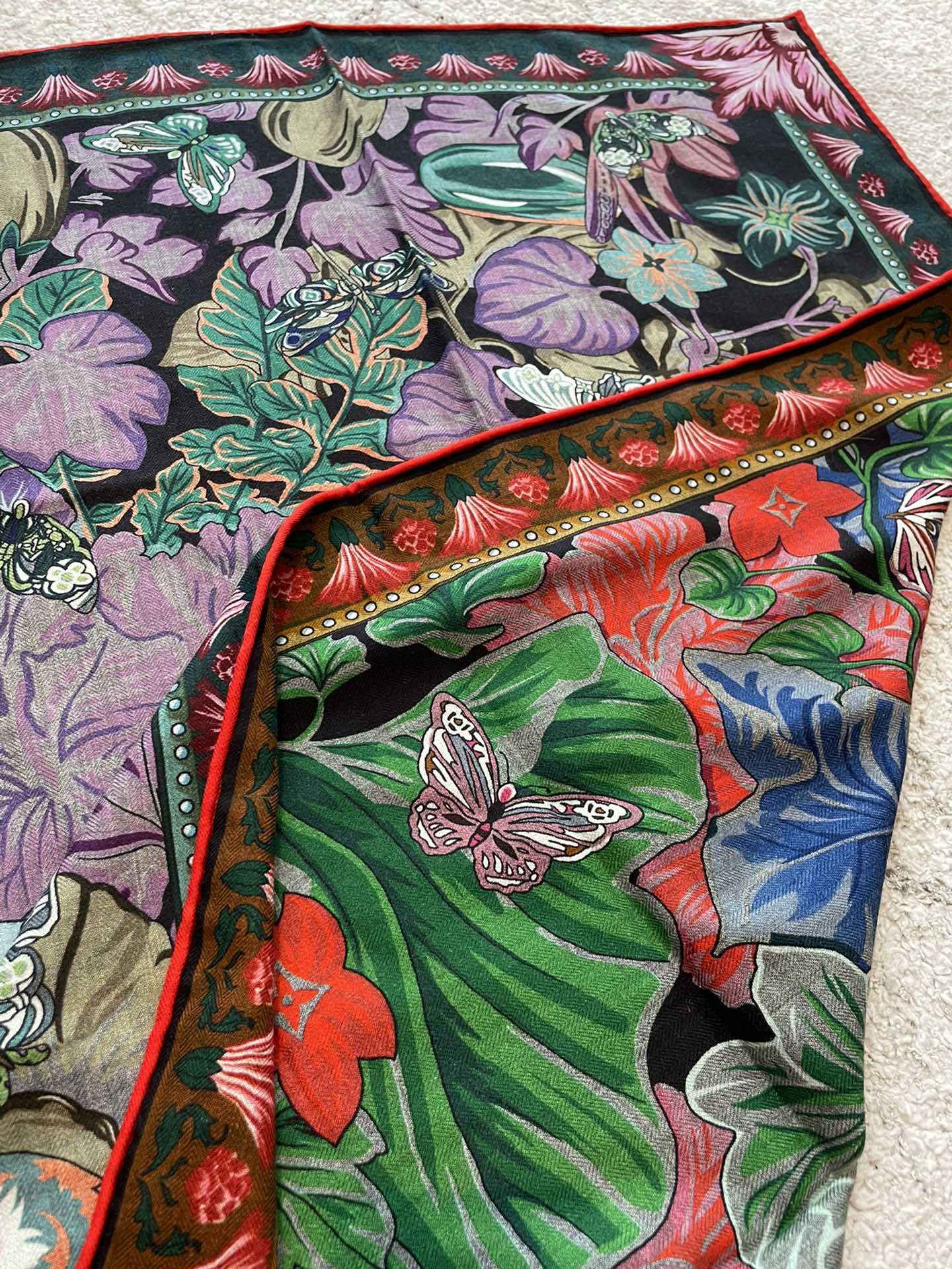 l**is V*t*n square towel-140*140cm