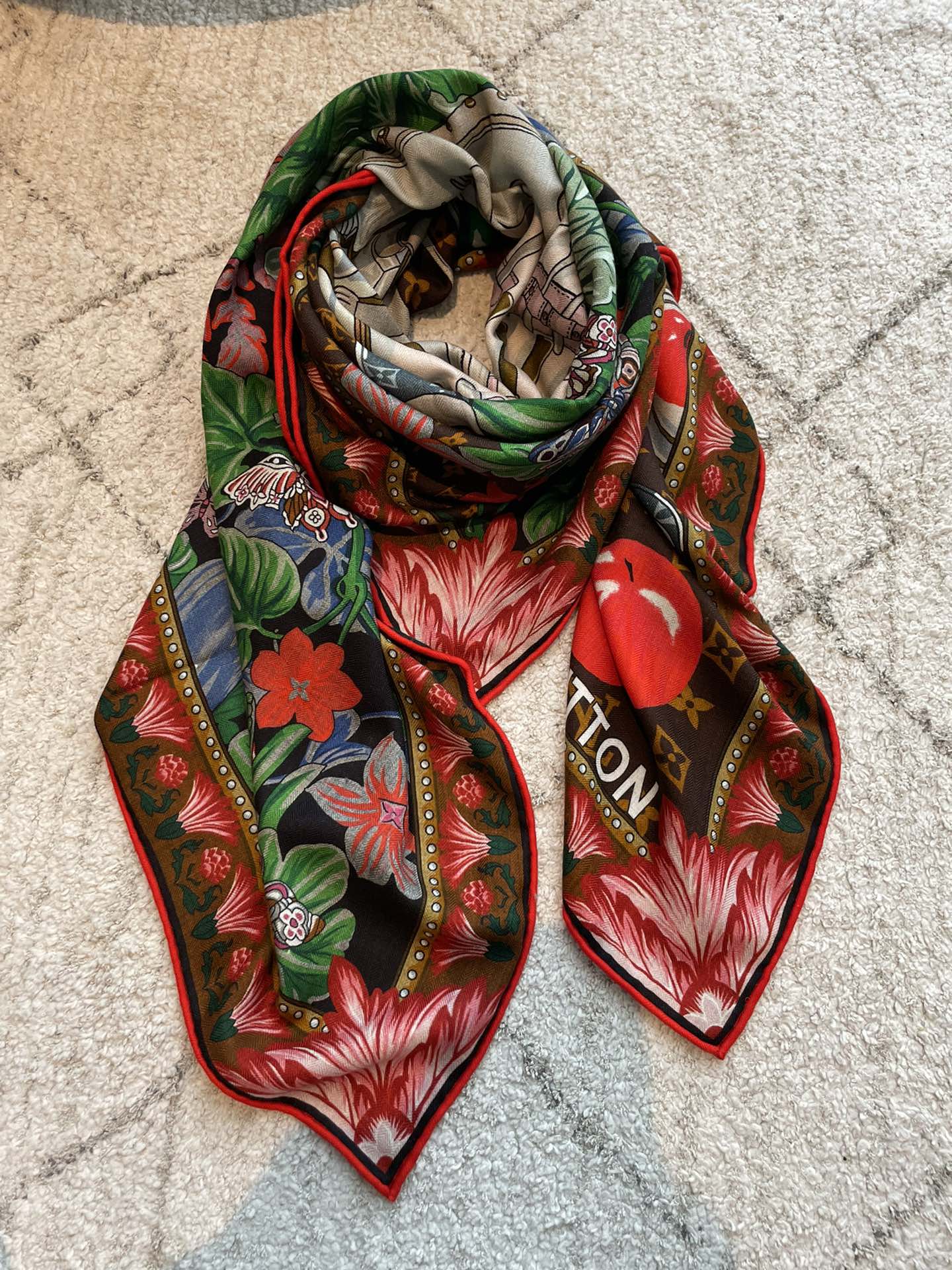 l**is V*t*n square towel-140*140cm