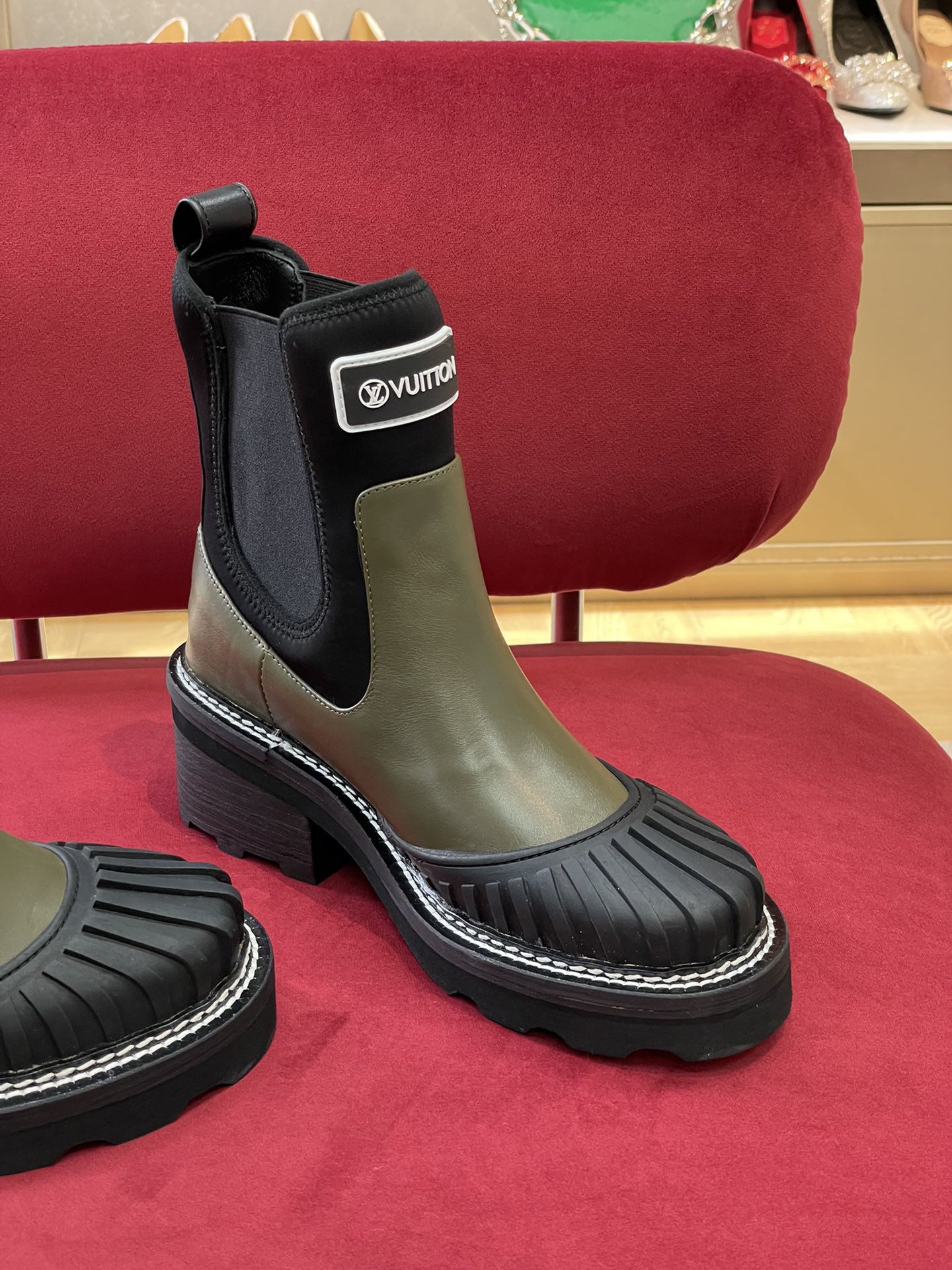 l**is V*t*n beaubourg boots