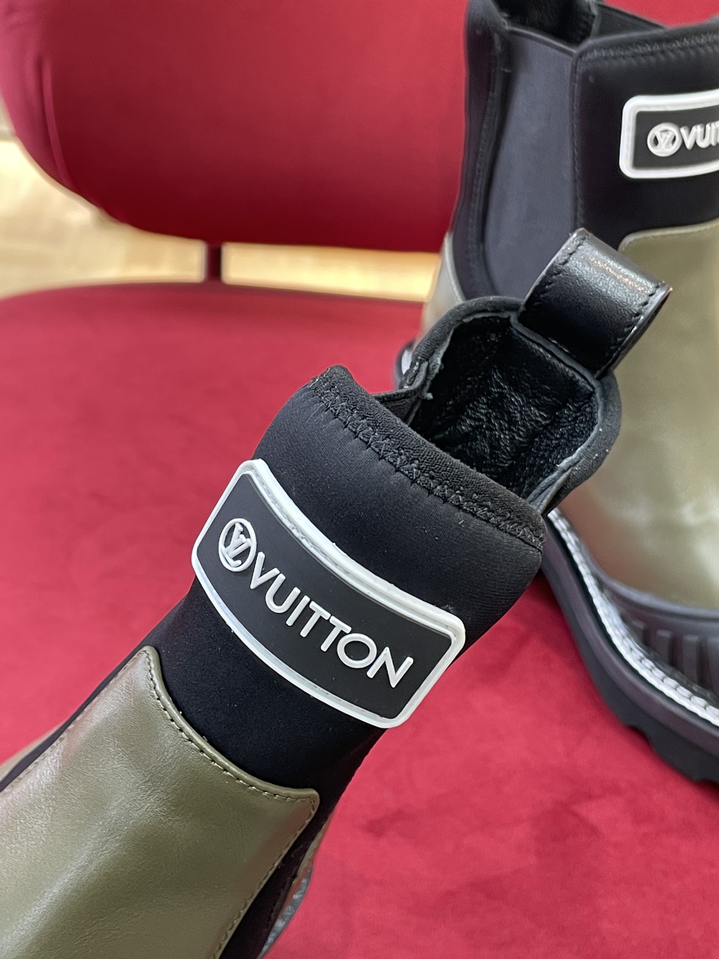 l**is V*t*n beaubourg boots