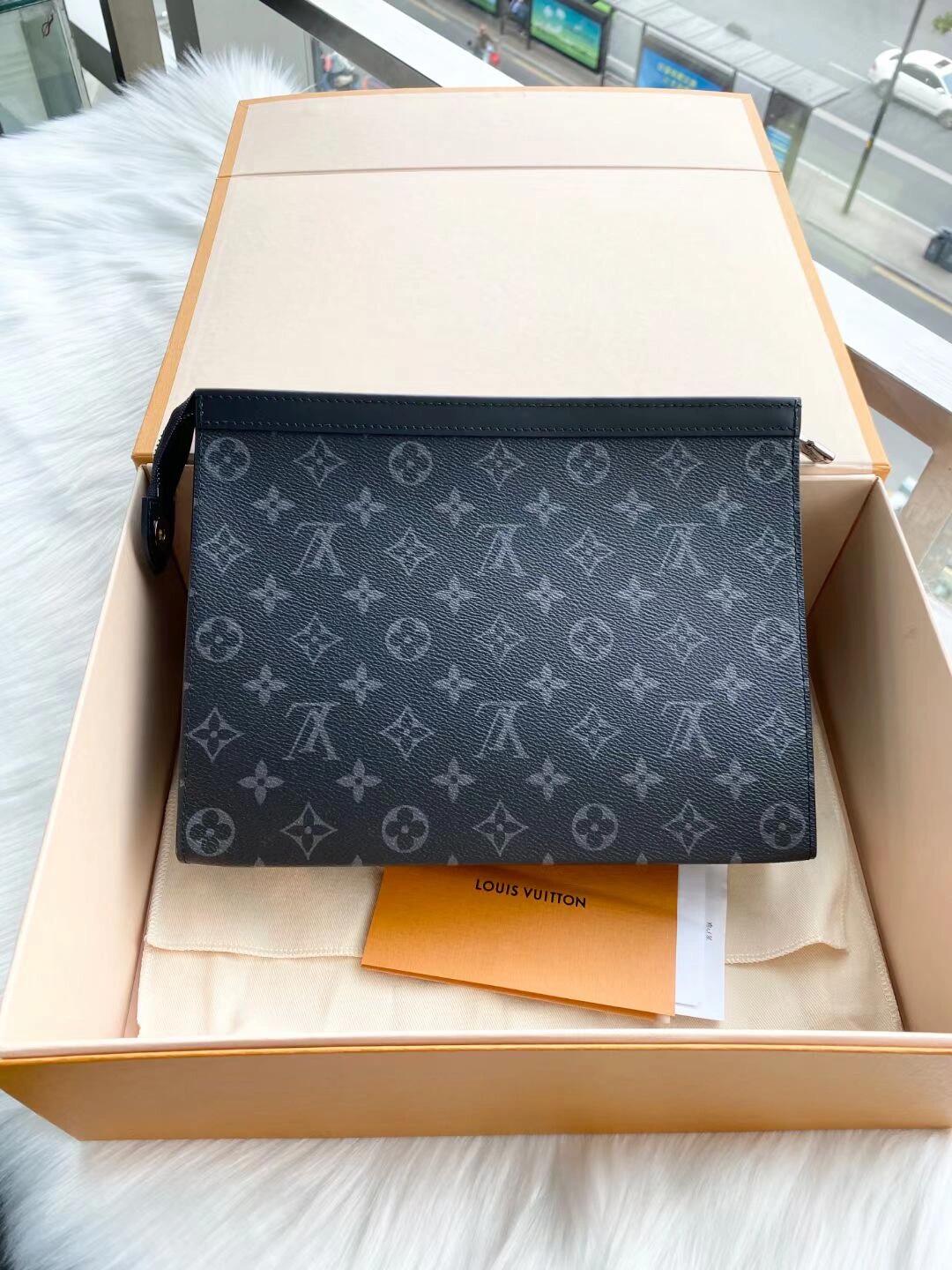 l**is V*t*n pochette accessoires-26x20cm