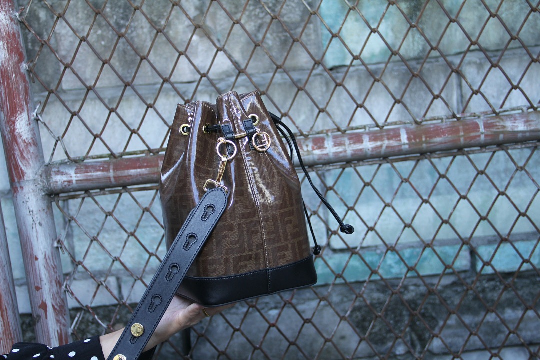 F**di bucket-17*15*25cm