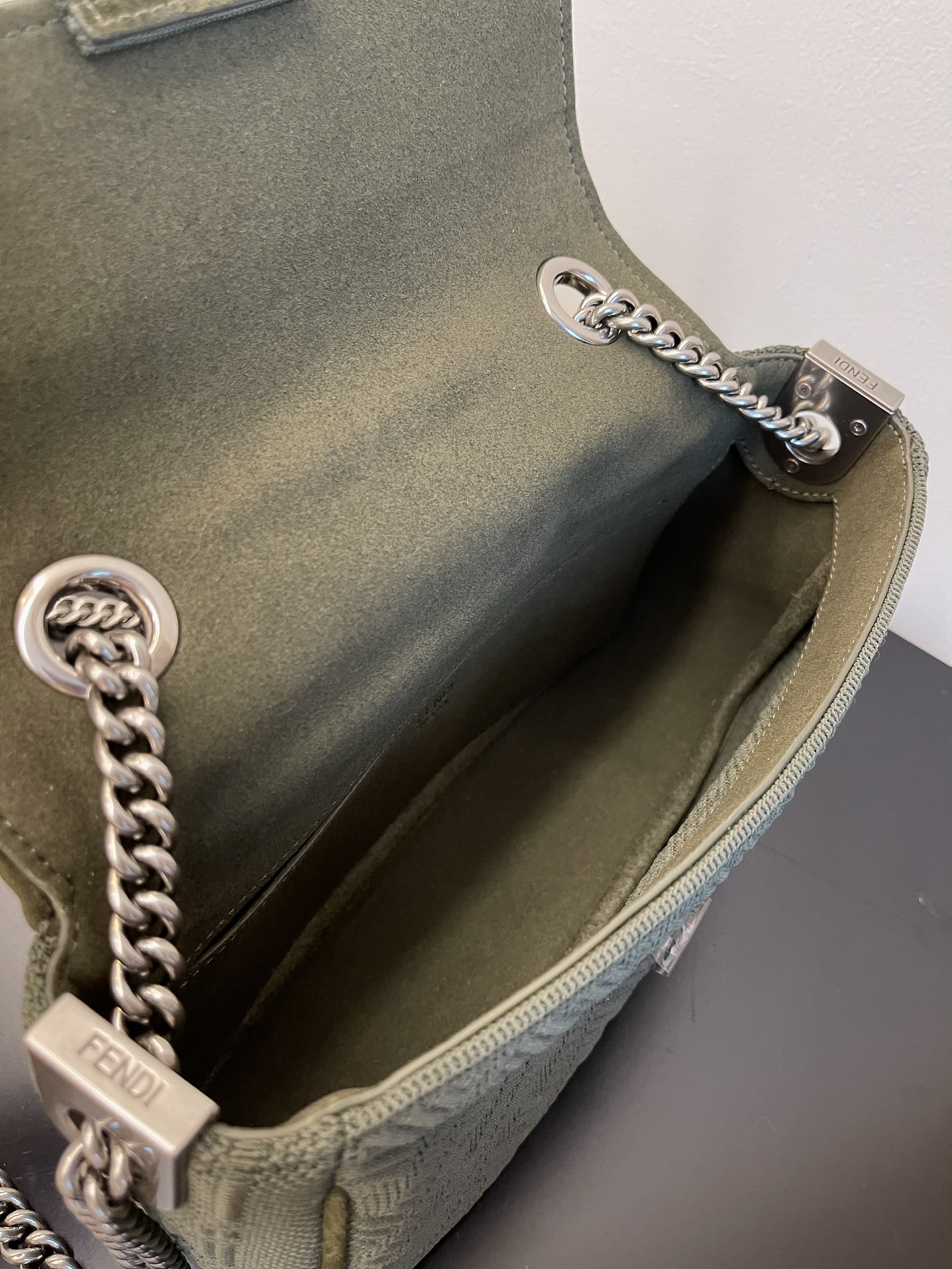 F**di medium lconic baguette bag-24x7x14.5cm