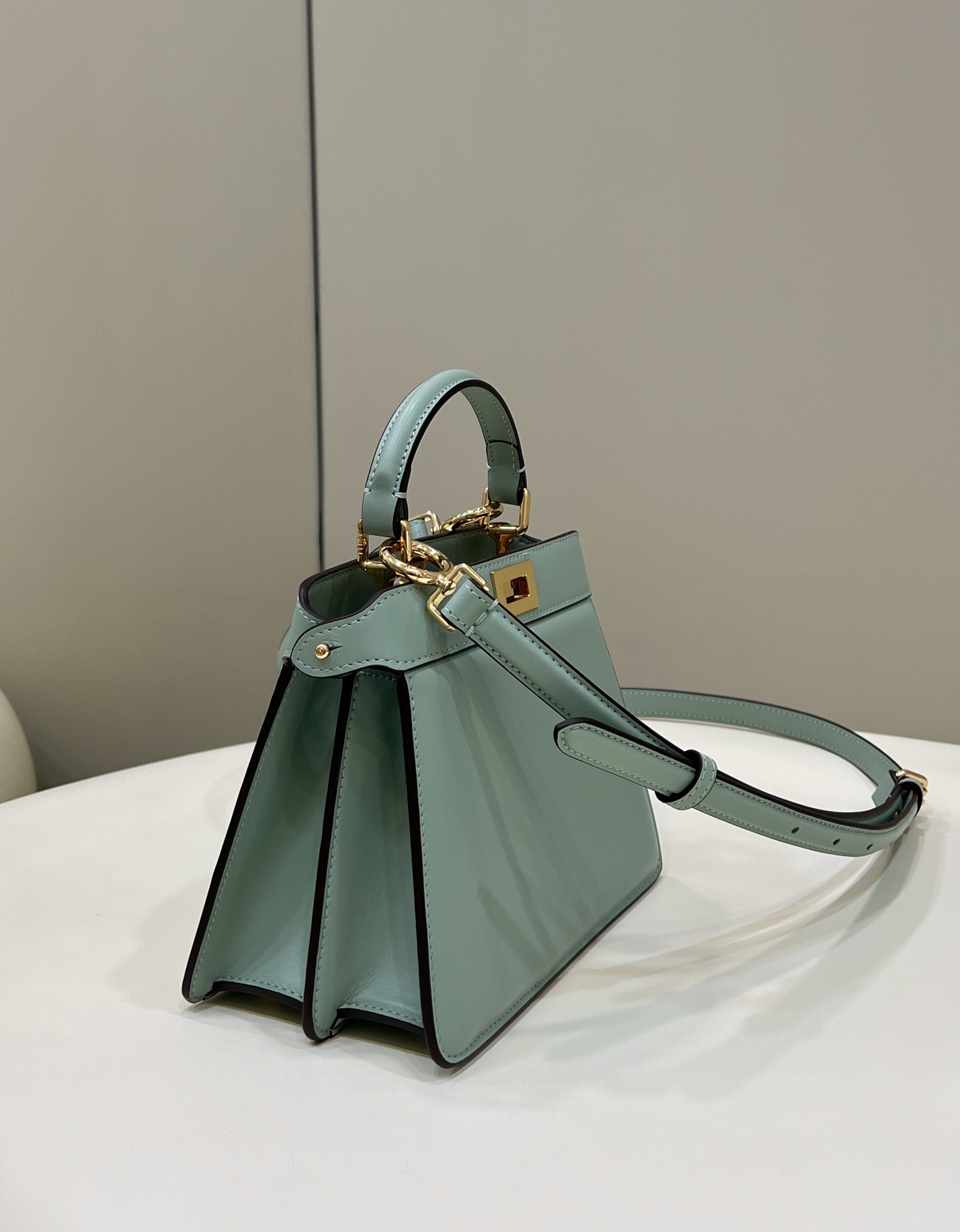 F**di peekaboo-20*11*15cm