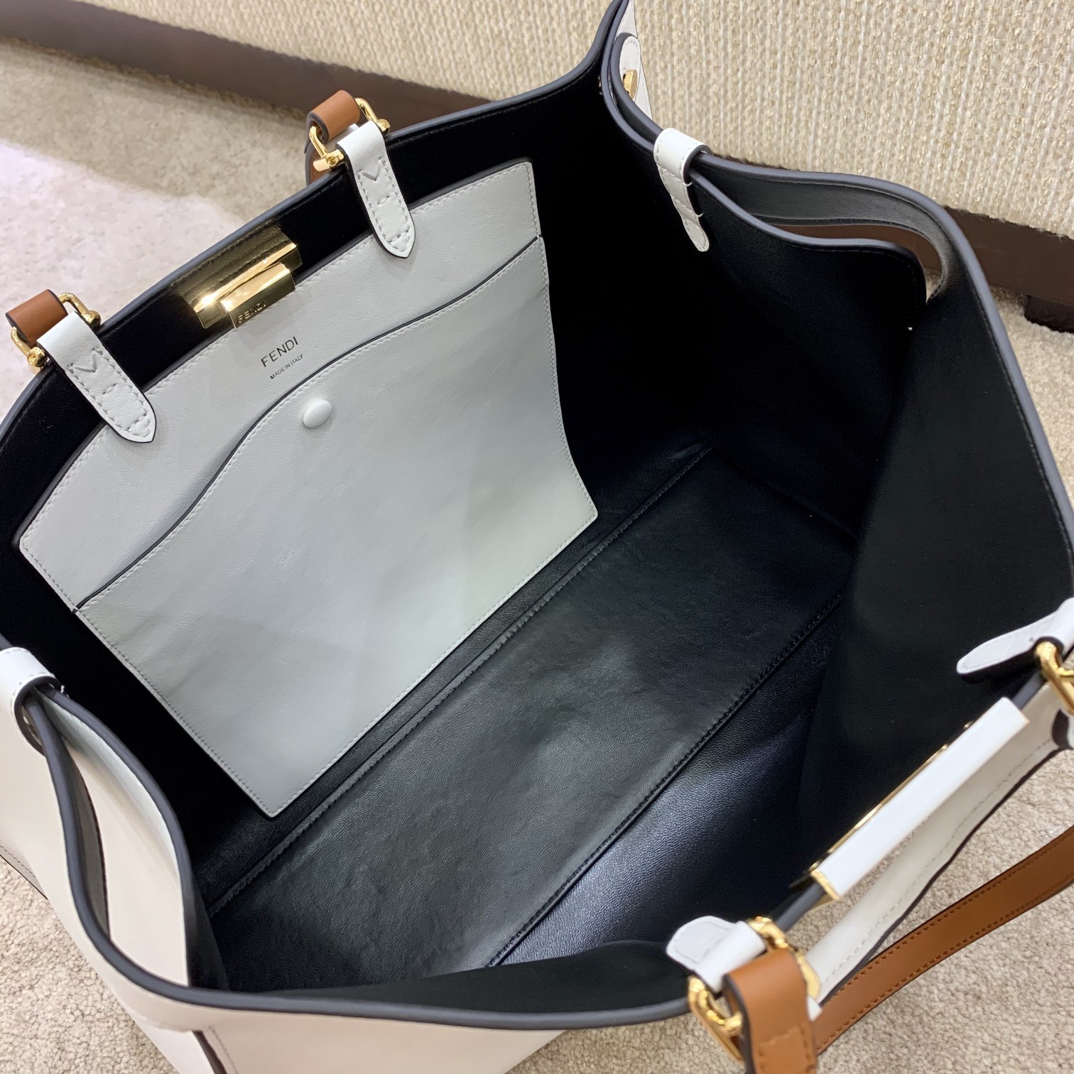 F**di peekabootote-41*29*16cm