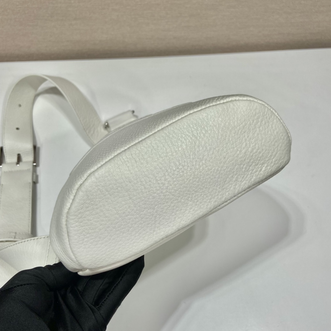 Pra*a 2vz098 handbags-17*32*6.5cm