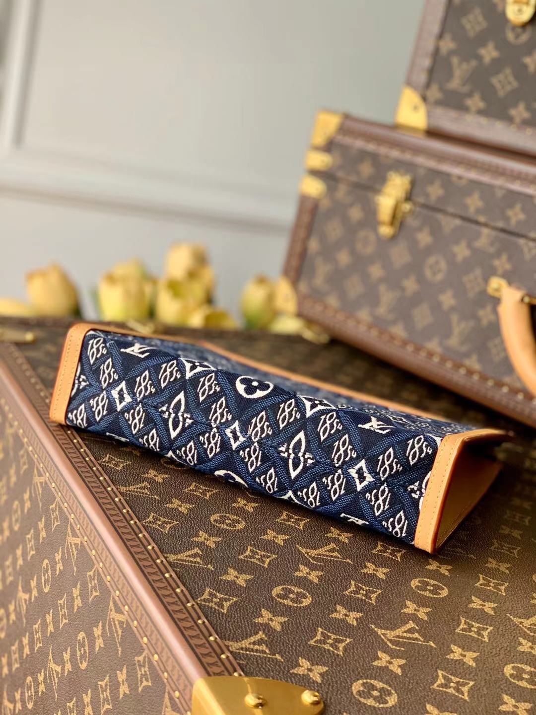 l**is V*t*n since 1854 toilet pouch xl-26*20*5cm