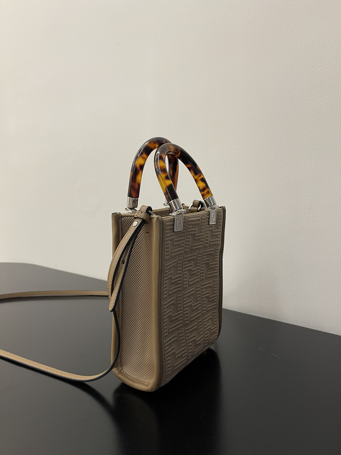 F**di sunshine mini tote -13x6.5x18cm