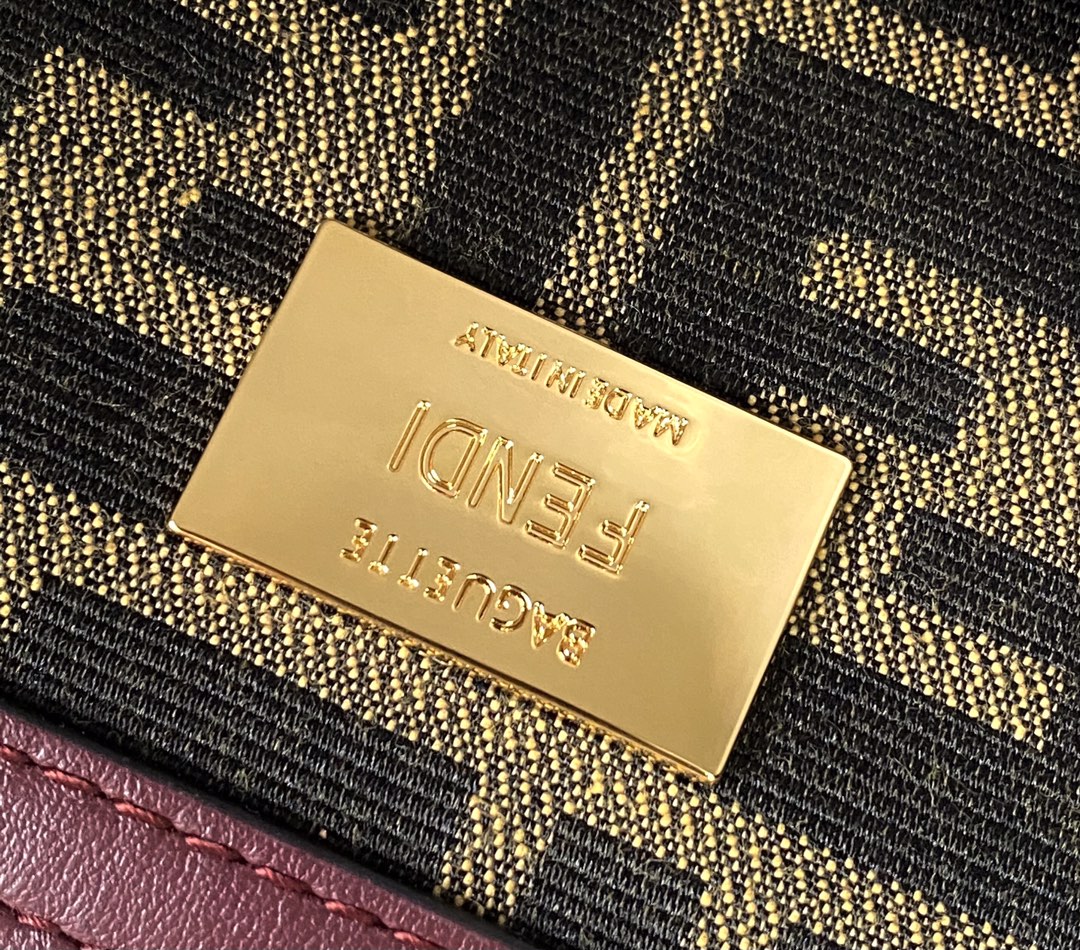 F**di medium baguette bag-26x15x4cm