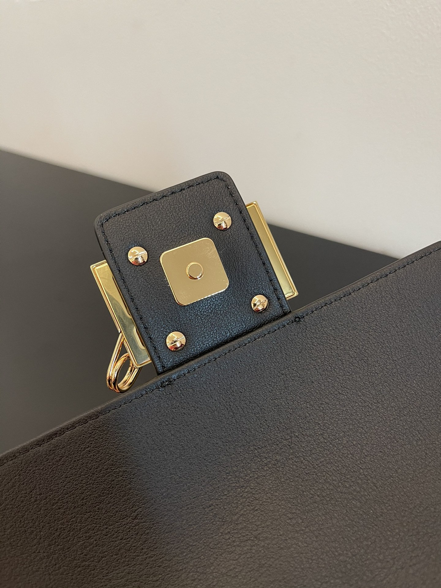 F**di small baguette bag-20x15x9cm