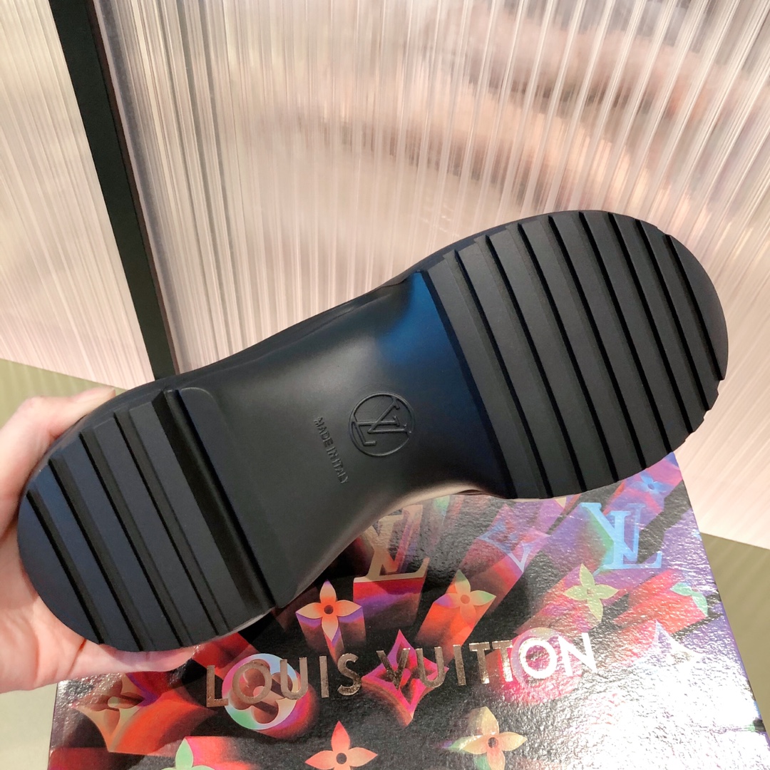 l**is V*t*n archlight sneaker