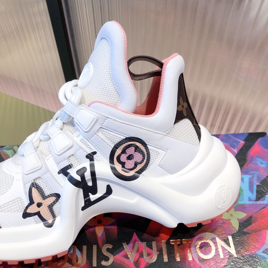 l**is V*t*n archlight sneaker