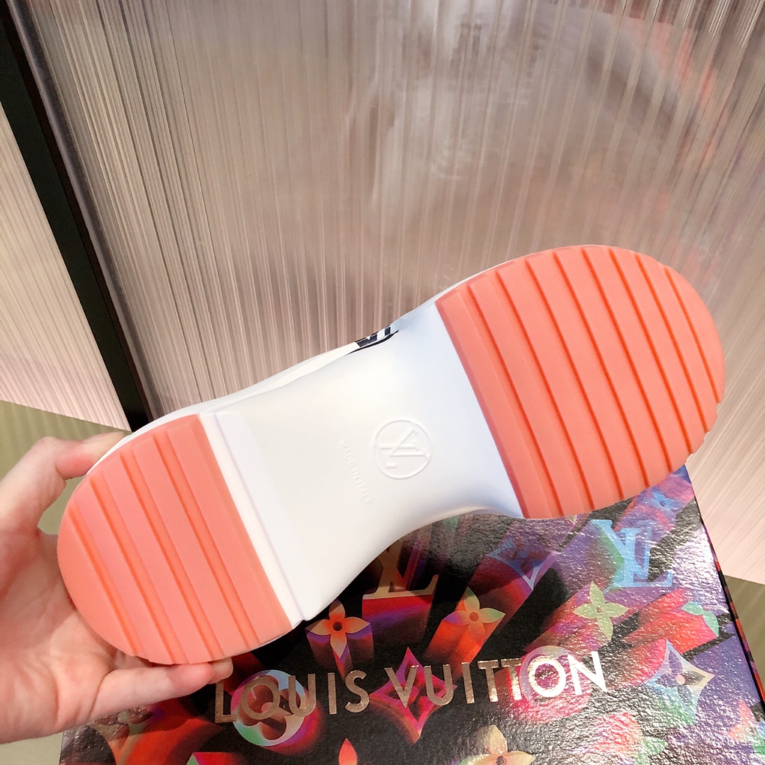 l**is V*t*n archlight sneaker