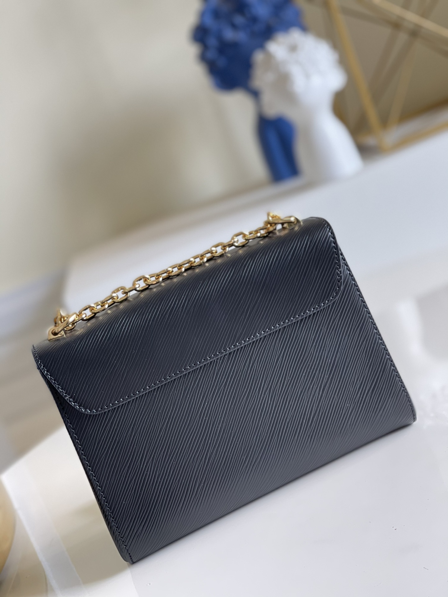 l**is V*t*n twist mm-23*18*8cm