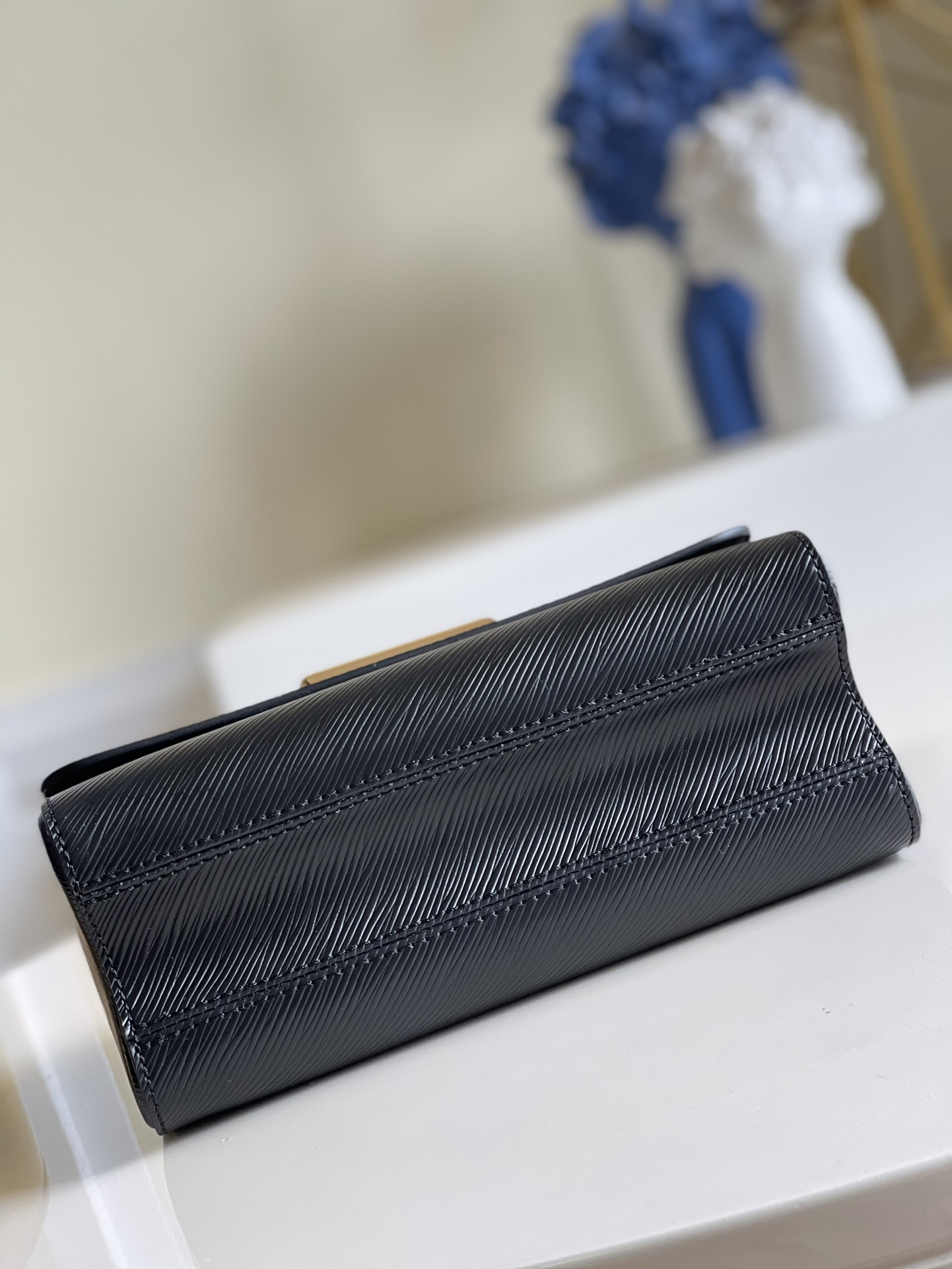 l**is V*t*n twist mm-23*18*8cm