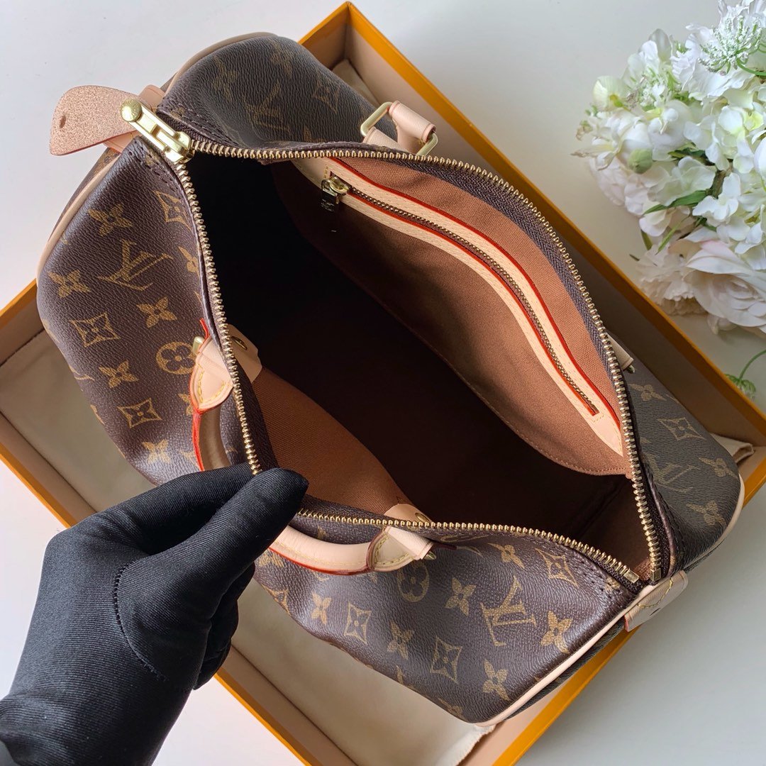 l**is V*t*n speedy-30x21x17cm