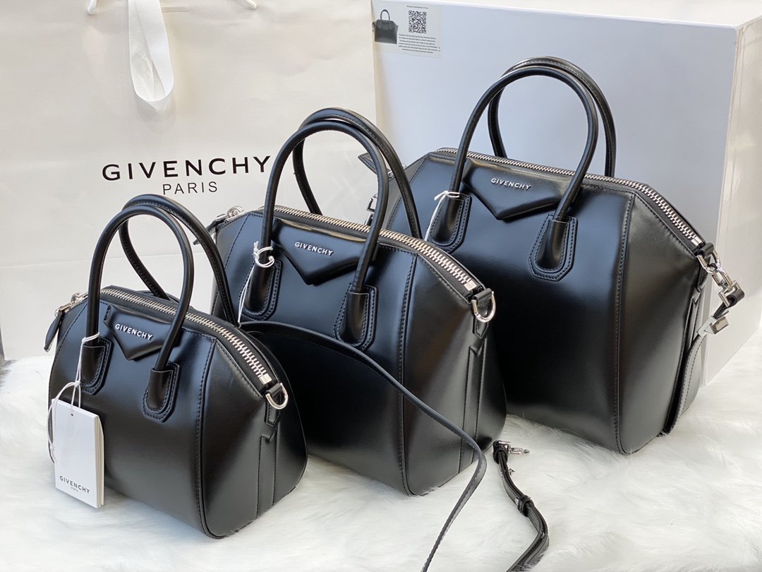 Givenchy Antigona Tote