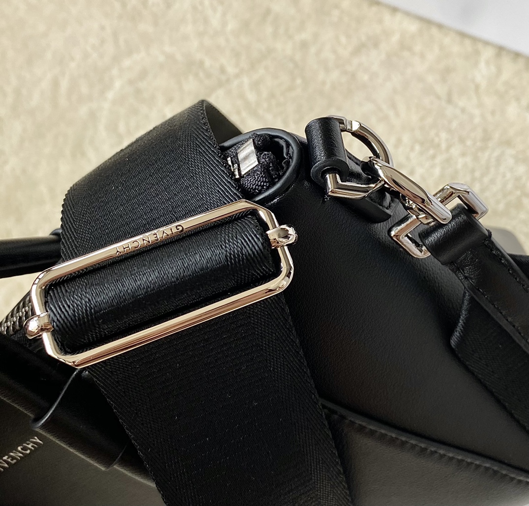 Givenchy Antigona Sport -22*5*18CM