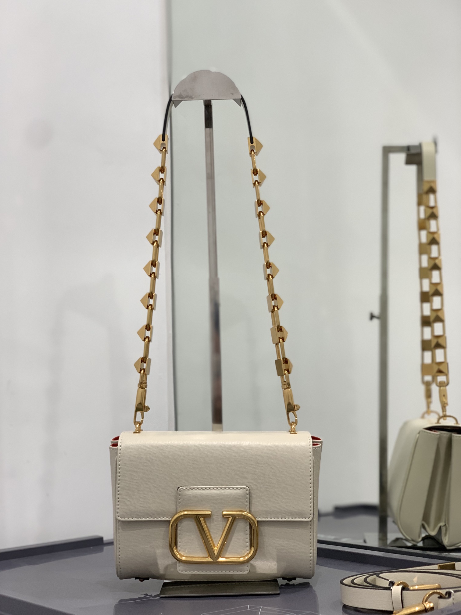 Valentino Handbags-20*15*7CM