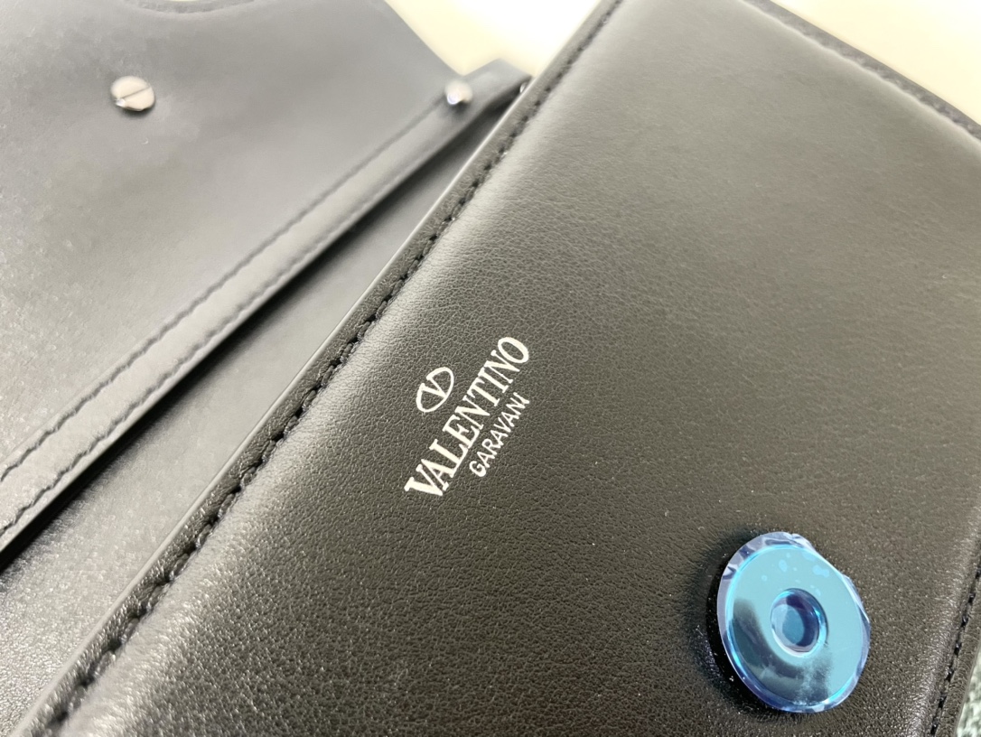 Valentino Handbags-20*15*7CM