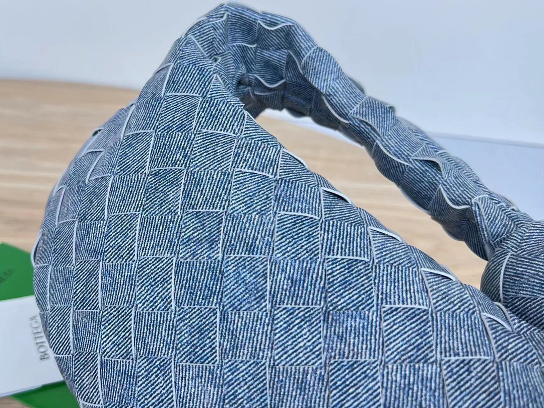 Bo*te*ga ve*ne*ta jodie hobo-23x28x8cm